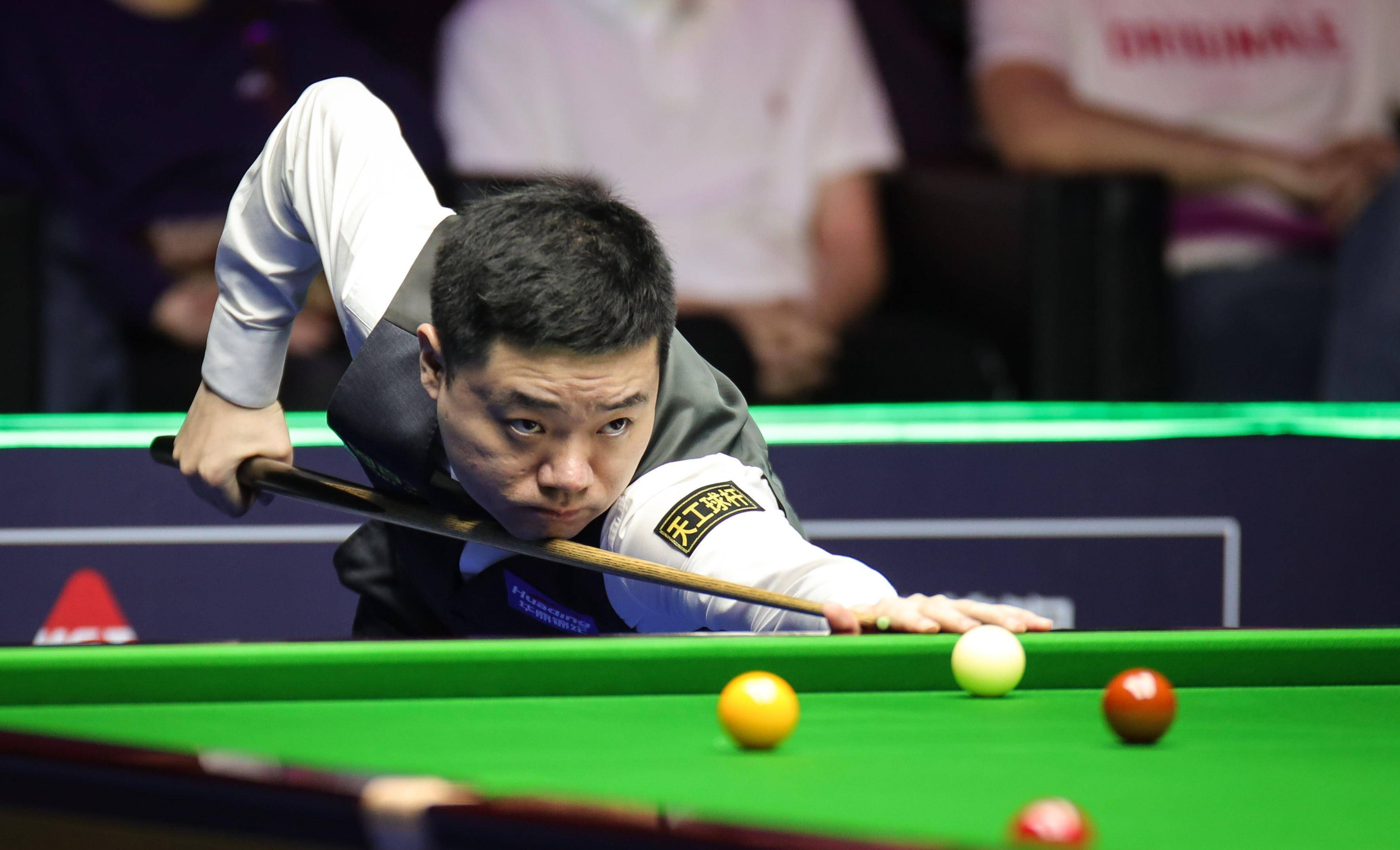 里夫斯在内 里夫斯在内