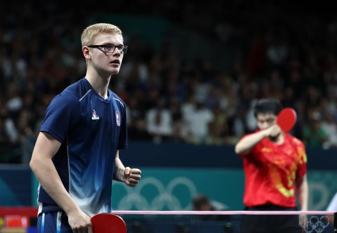 虽然本托与 虽然本托与